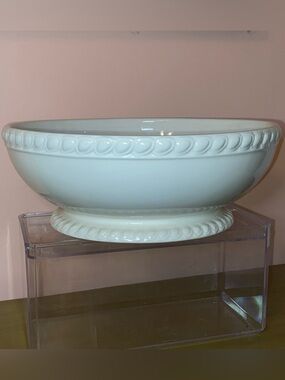 GOURMET EXPRESSIONS “Chalmers” Vintage Ceramic Centerpiece Serving Bowl White
